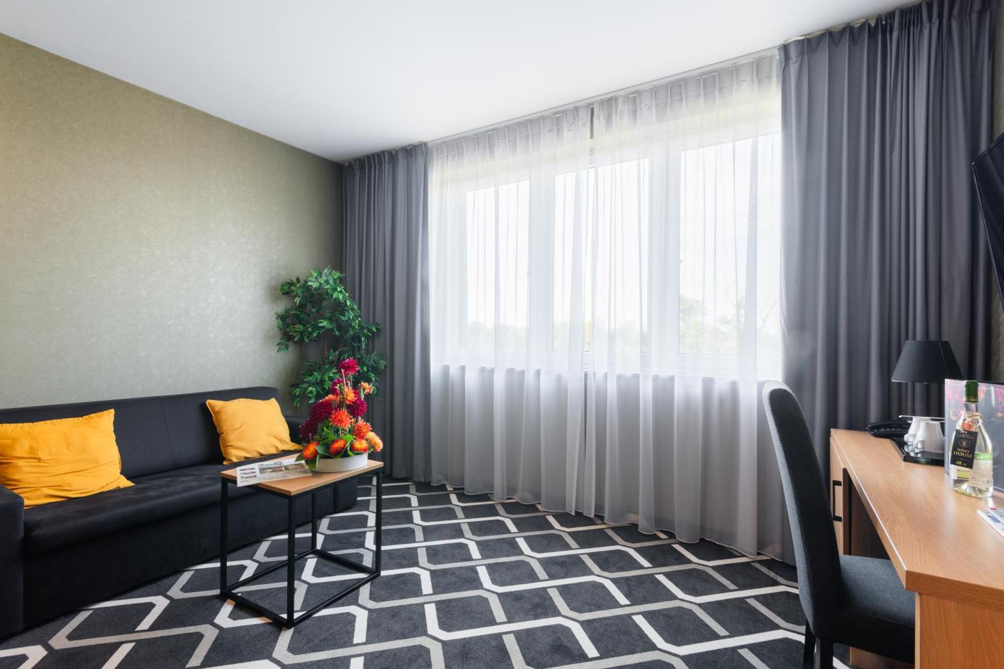 Hotel Lantier Wellness & Spa بيتوم المظهر الخارجي الصورة