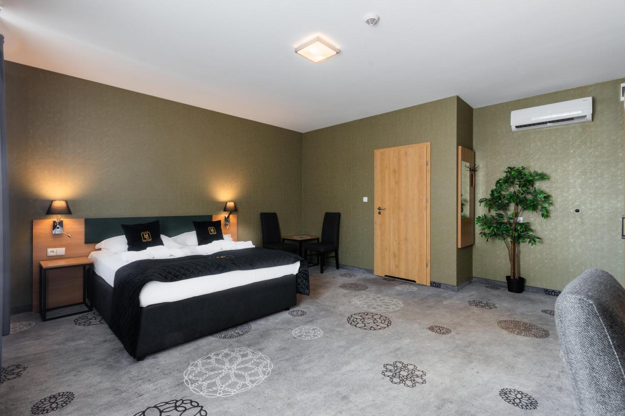 Hotel Lantier Wellness & Spa بيتوم المظهر الخارجي الصورة