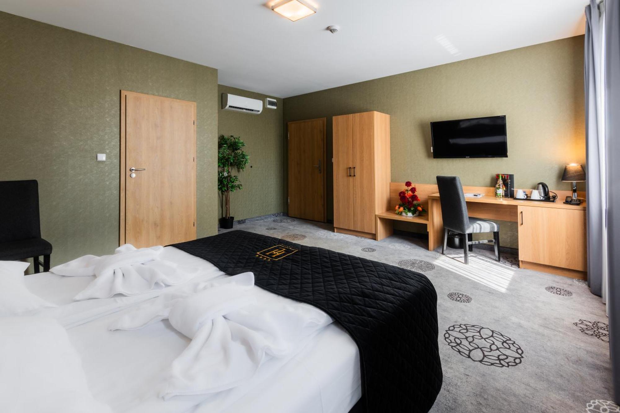 Hotel Lantier Wellness & Spa بيتوم المظهر الخارجي الصورة